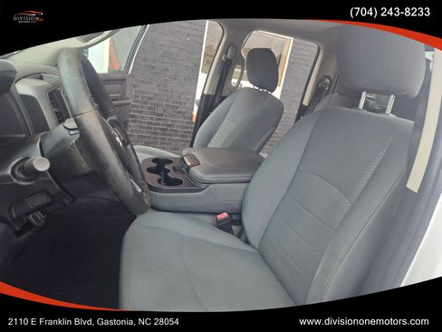 Used 2017 RAM 1500 Express AWD/4WD image 8