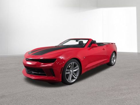 Used 2017 Chevrolet Camaro LT RWD image 2