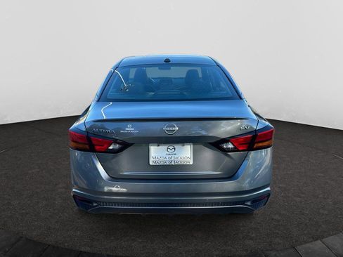 Used 2024 Nissan Altima 2.5 SV image 4