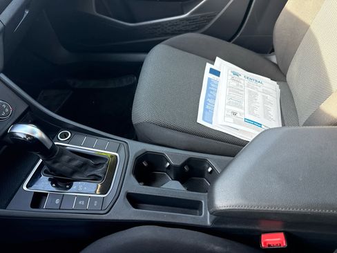 Used 2021 Volkswagen Jetta SE image 21