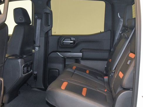 Used 2022 GMC Sierra 1500 AT4 w/ AT4 Premium Package AWD/4WD image 6