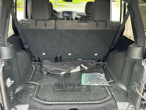 Used 2018 Jeep Wrangler Unlimited Sport S AWD/4WD image 43
