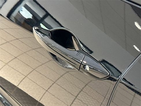 Used 2025 Acura RDX SH-AWD image 10