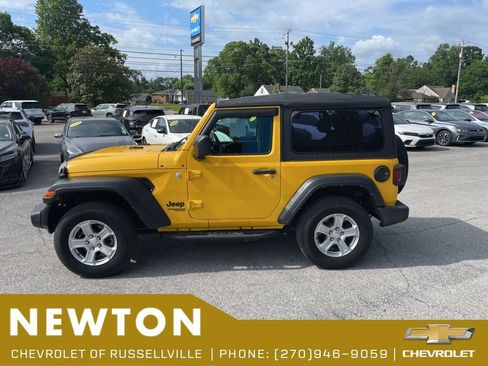 Used 2021 Jeep Wrangler Sport AWD/4WD image 29