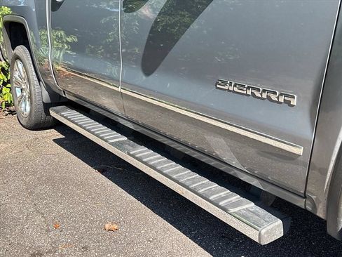 Used 2017 GMC Sierra 1500 SLT RWD image 10