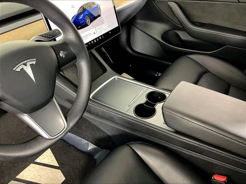 Used 2022 Tesla Model 3 Long Range AWD/4WD image 17