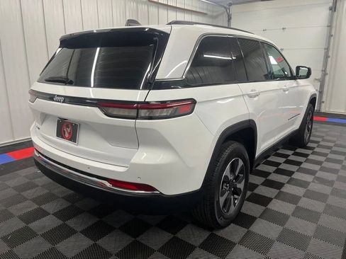 Used 2023 Jeep Grand Cherokee 4WD 4xe image 3