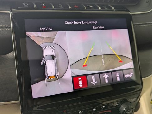 New 2025 Jeep Grand Cherokee Limited w/ Luxury Tech Group II image 25