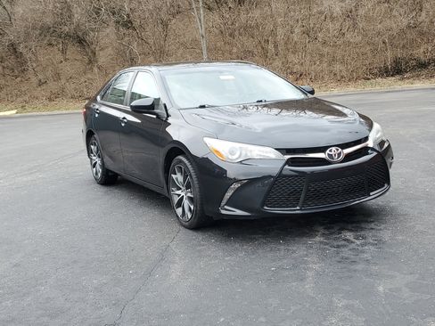 Used 2017 Toyota Camry XSE image 1