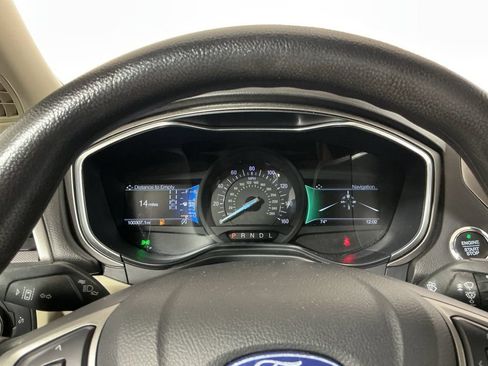 Used 2020 Ford Fusion SE FWD image 10