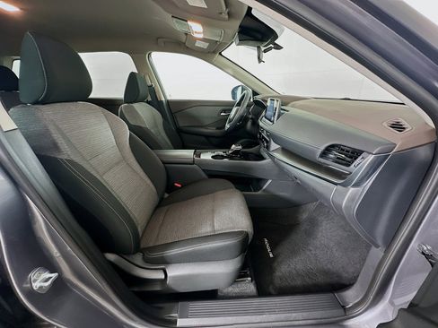 Used 2023 Nissan Rogue SV image 29