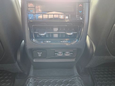 Used 2022 Jeep Grand Cherokee Overland w/ Advanced Protech Group III image 28