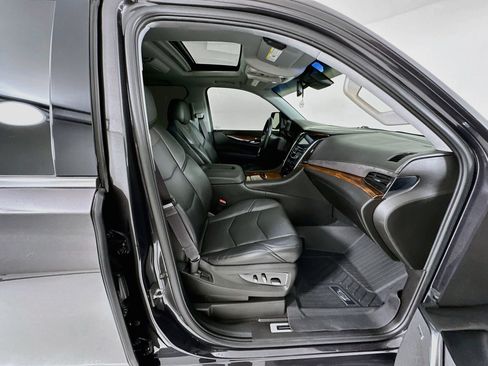 Used 2016 Cadillac Escalade Premium AWD/4WD image 33
