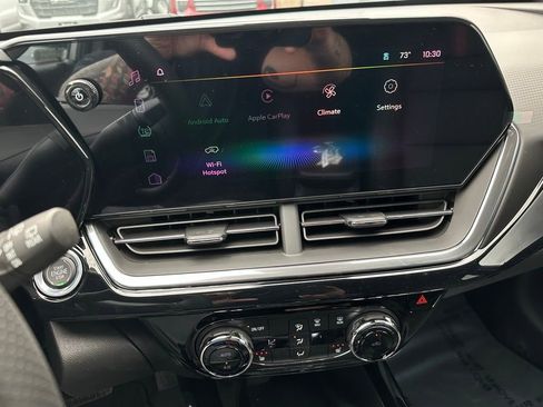 New 2026 Chevrolet Trax RS w/ Sunroof Package image 24