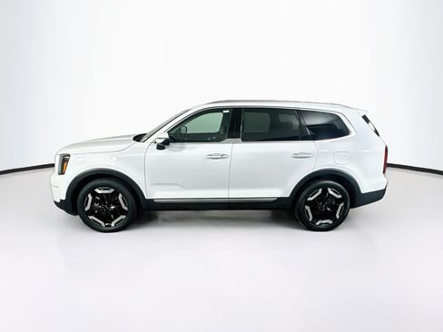 Used 2025 Kia Telluride S FWD image 4