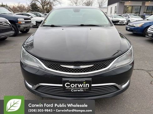 Used 2015 Chrysler 200 Limited image 2