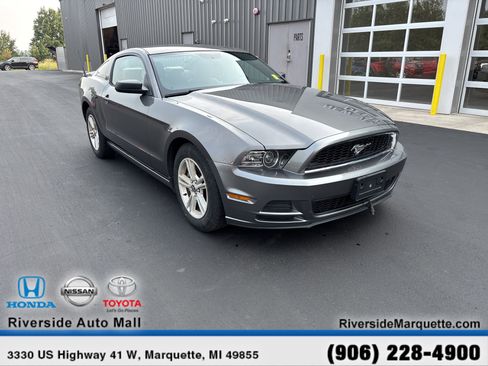 Used 2013 Ford Mustang Coupe image 1