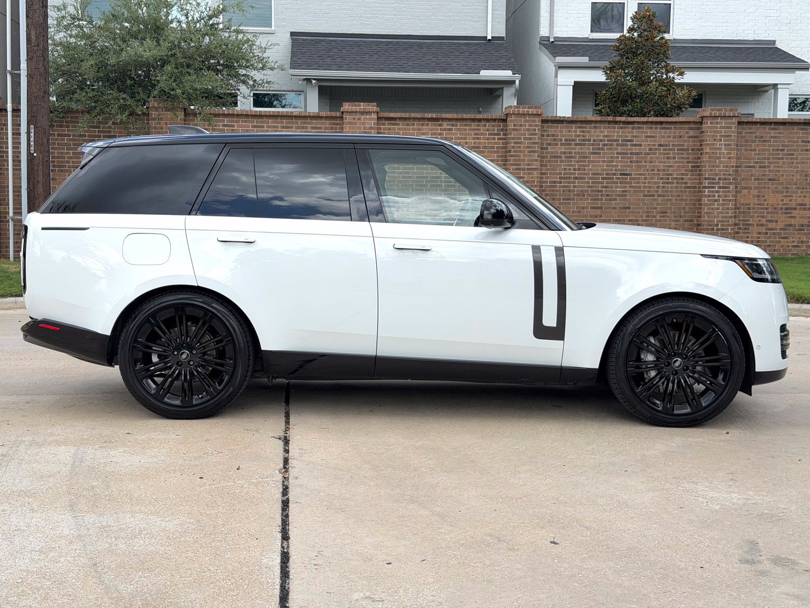 Used 2022 Land Rover Range Rover SE AWD/4WD image 12