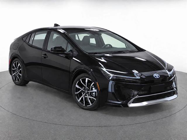 New 2027 Toyota Prius Plug-In Hybrid FWD image 2