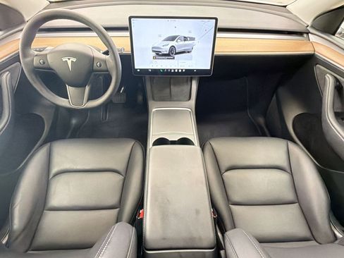 Used 2024 Tesla Model Y 2WD image 16