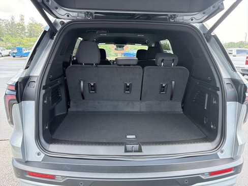 New 2026 Chevrolet Traverse LT FWD image 19