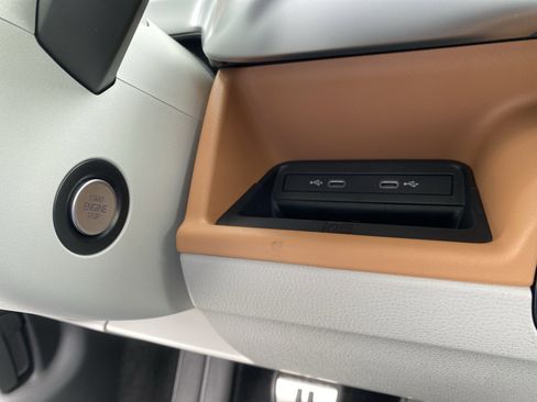 New 2025 Volkswagen ID. Buzz 1st Edition image 17