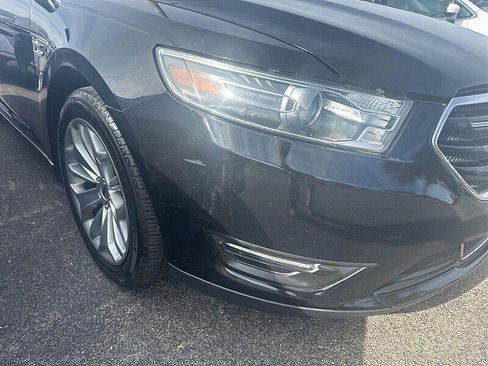 Used 2017 Ford Taurus Limited FWD image 5