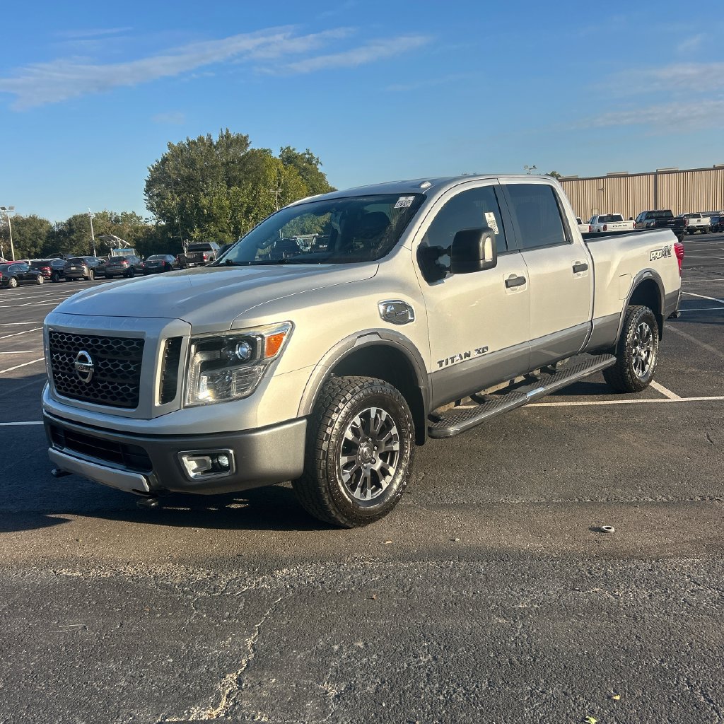 Used 2019 Nissan Titan PRO-4X AWD/4WD image 5