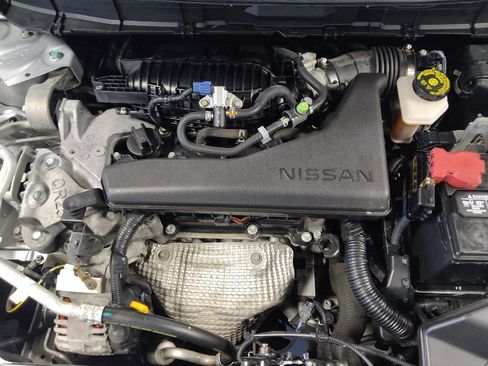 Used 2017 Nissan Rogue SV image 30