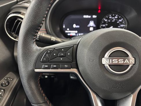 Used 2022 Nissan Kicks SR w/ Premium Package FWD image 12
