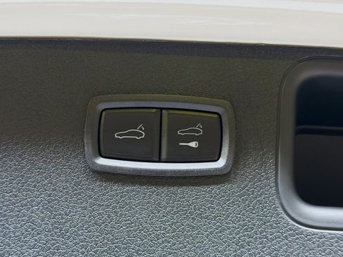 Certified 2026 Porsche Macan Turbo AWD/4WD image 14