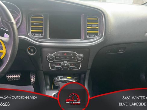 Used 2019 Dodge Charger R/T image 11