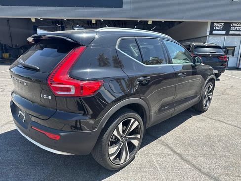 Used 2023 Volvo XC40 B5 Ultimate w/ Protection Package Premier AWD/4WD image 5