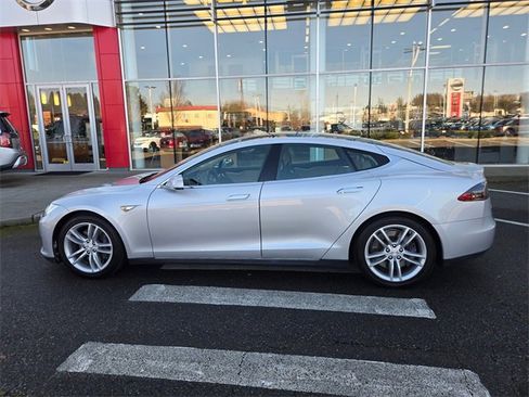 Used 2013 Tesla Model S image 11