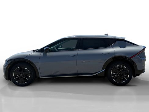 New 2026 Kia EV6 Wind RWD image 2