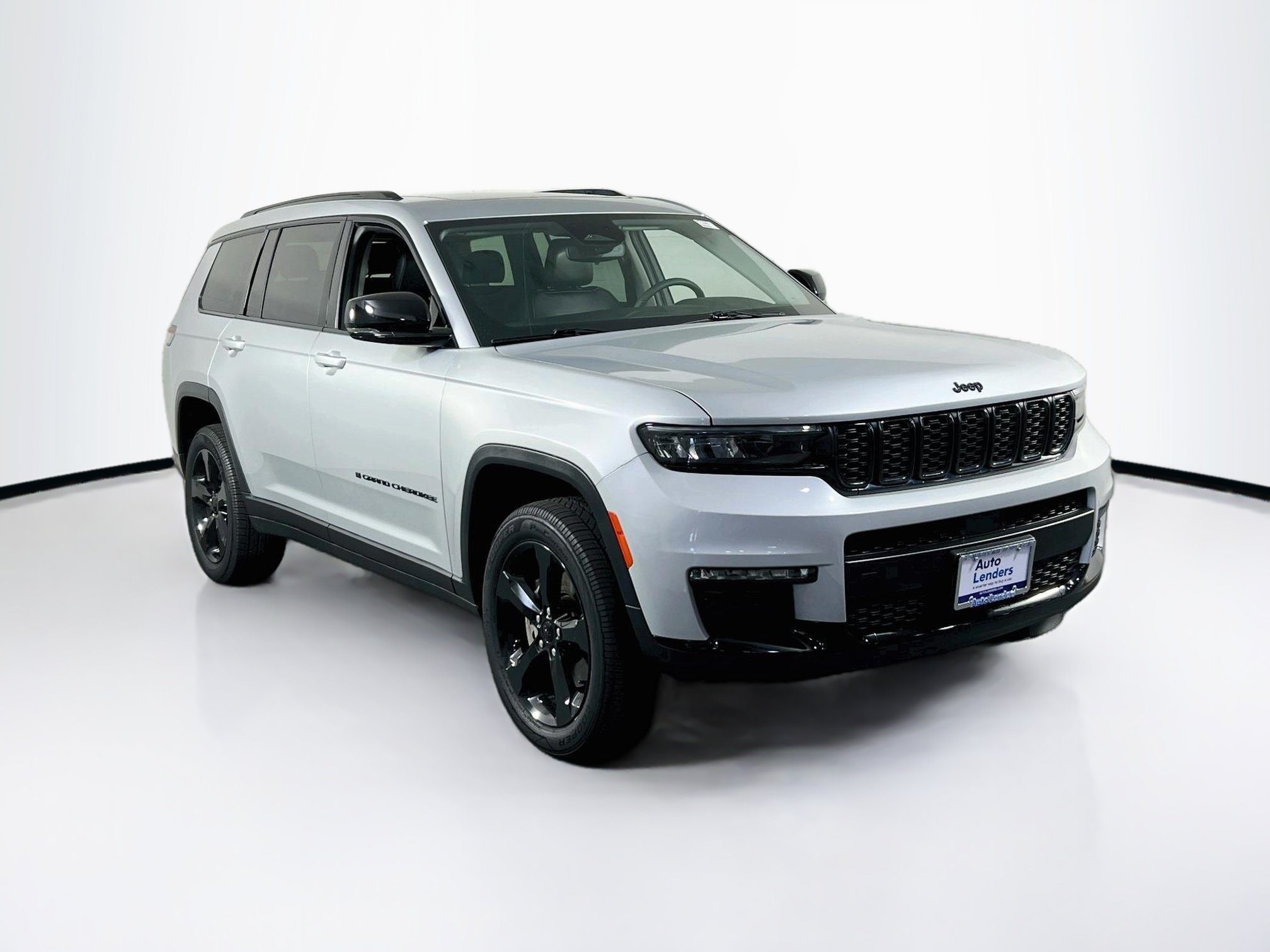 Used 2023 Jeep Grand Cherokee L Limited w/ Black Appearance Package AWD/4WD image 3