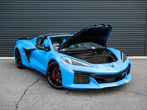 Used 2025 Chevrolet Corvette Z06 RWD image 26