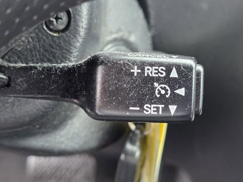 Used 2008 Toyota Matrix XR FWD image 21