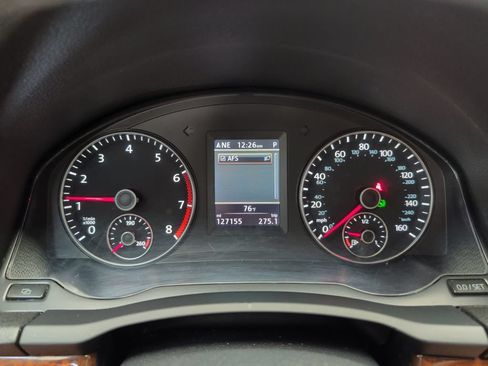 Used 2012 Volkswagen Eos Lux w/ Tech Pkg FWD image 19
