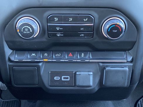 Used 2025 Chevrolet Silverado 1500 Custom image 38