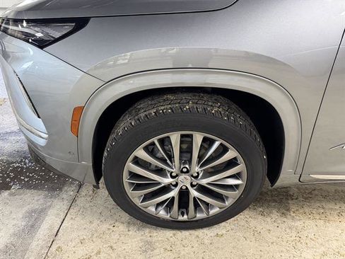 Certified 2025 Buick Enclave Avenir w/ Super Cruise Package AWD/4WD image 8