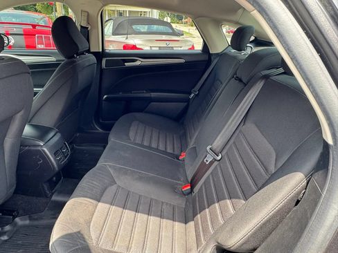 Used 2020 Ford Fusion SE FWD image 26