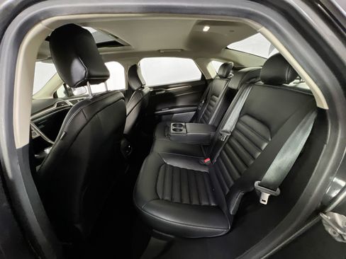 Used 2020 Ford Fusion SEL FWD image 25