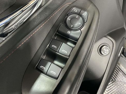 Used 2023 Chevrolet TrailBlazer RS w/ Sun and Liftgate Package AWD/4WD image 19