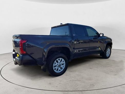 Used 2025 Toyota Tacoma SR5 AWD/4WD image 5