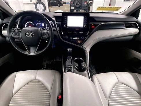 Used 2022 Toyota Camry SE image 21