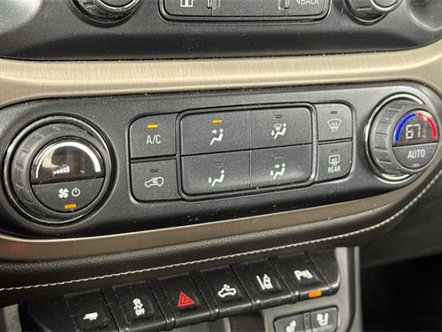 Used 2021 GMC Canyon Denali image 20