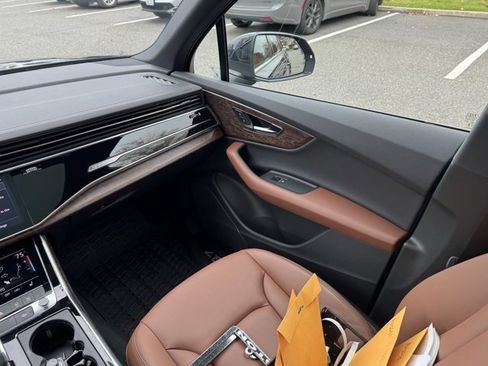 Certified 2025 Audi Q7 2.0T Premium image 14