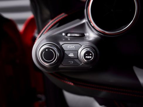 Used 2022 Ferrari F8 Tributo image 56