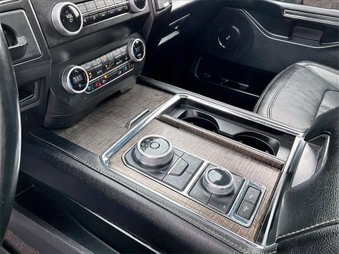 Used 2021 Ford Expedition Limited image 21